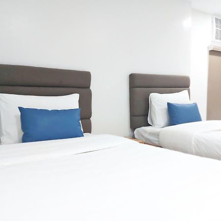 Airobedz Makati - A Value Hotel Manila Eksteriør bilde