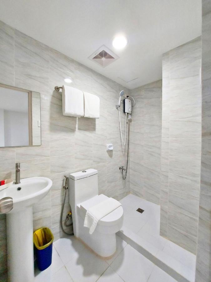 Airobedz Makati - A Value Hotel Manila Eksteriør bilde