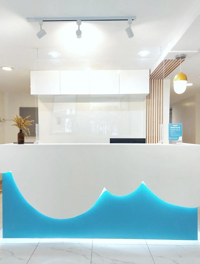 Airobedz Makati - A Value Hotel Manila Eksteriør bilde