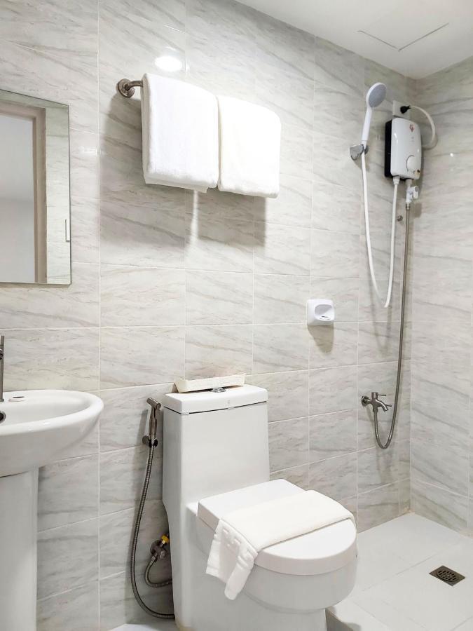 Airobedz Makati - A Value Hotel Manila Eksteriør bilde