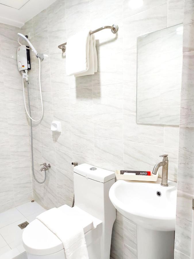 Airobedz Makati - A Value Hotel Manila Eksteriør bilde
