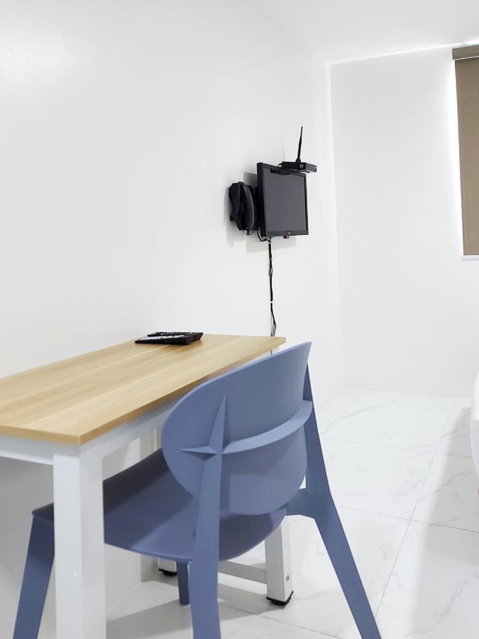 Airobedz Makati - A Value Hotel Manila Eksteriør bilde