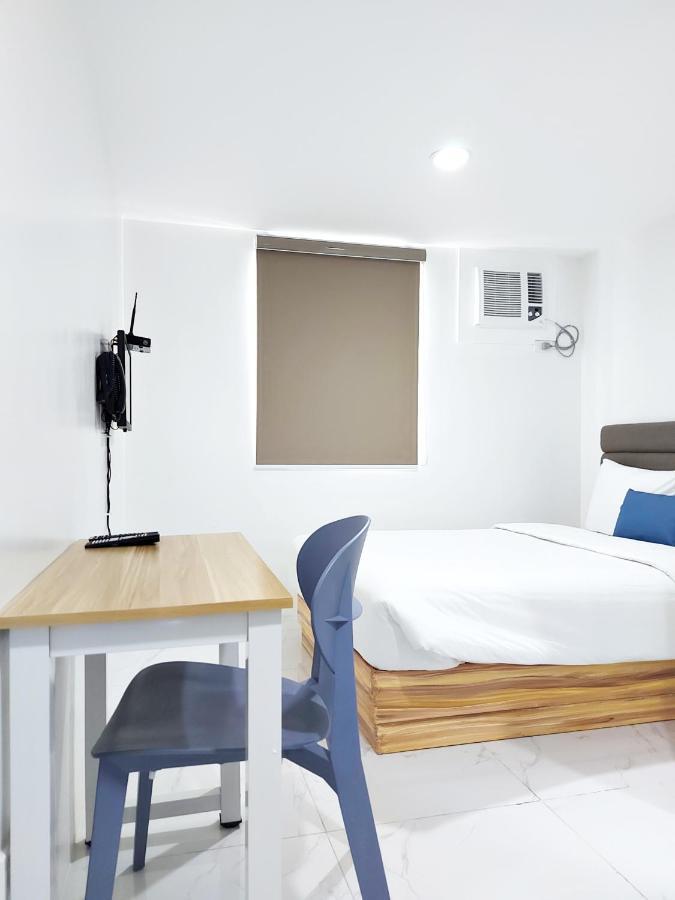 Airobedz Makati - A Value Hotel Manila Eksteriør bilde